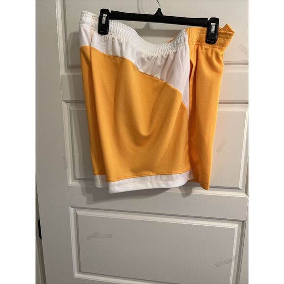 Women's Under Armour UA Baseline 6" Pique Polyester Basketball Shorts 1370301 XL - Picture 2 of 2